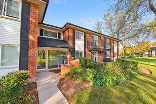 2423 E Olive St, Arlington Heights, IL 60004 - Photo 1
