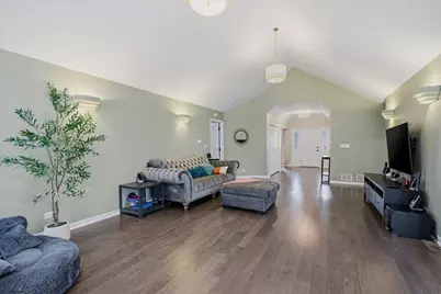208 Rosewood Court, Westmont, IL 60559 - Photo 9