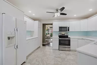 208 Rosewood Court, Westmont, IL 60559 - Photo 15