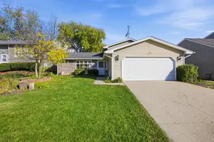 96 Joslyn Dr, Elgin, IL 60120 - Photo 1