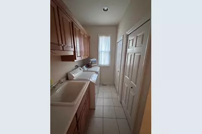 6407 Emerald Court, Willowbrook, IL 60527 - Photo 19
