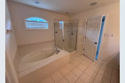 6407 Emerald Court, Willowbrook, IL 60527 - Photo 13