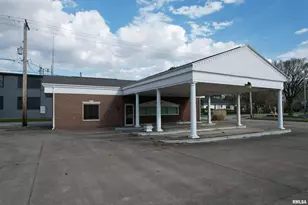 300 W Church St, Salem, IL 62881 - Photo 1