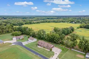 432 Indian Trail Dr, Pinckneyville, IL 62274 - Photo 3