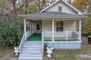 727 N Broadway Ave, Salem, IL 62881 - Photo 3