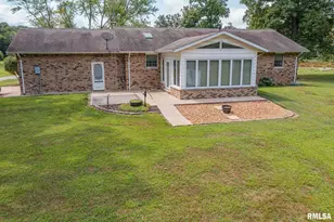 1723 Walnut Hill Rd, Centralia, IL 62801 - Photo 7