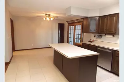 1723 Walnut Hill Road, Centralia, IL 62801 - Photo 9