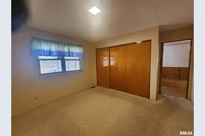 300 N 8th Street, Earlville, IL 62932 - Photo 33