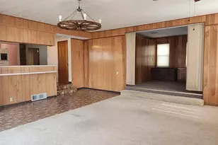 300 N 8th St, Earlville, IL 62932 - Photo 25