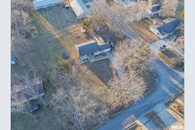 1201 N Franklin Street, Salem, IL 62881 - Photo 9