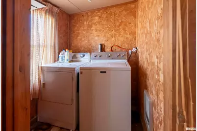 211 W Bryan Street, Herrin, IL 62948 - Photo 11