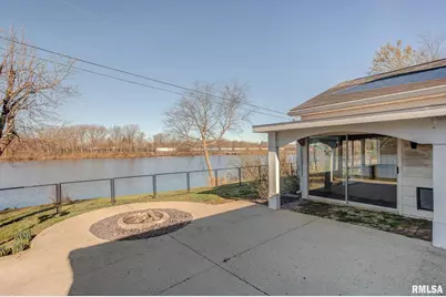 333 N Lakeview Drive, Salem, IL 62881 - Photo 47