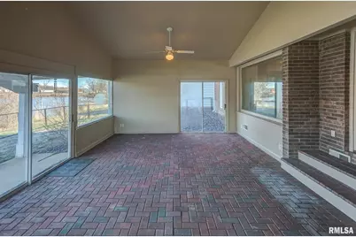 333 N Lakeview Drive, Salem, IL 62881 - Photo 17