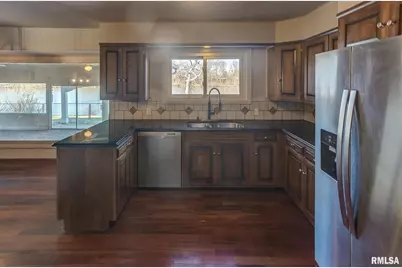 333 N Lakeview Drive, Salem, IL 62881 - Photo 23