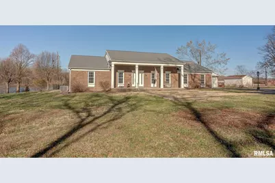 333 N Lakeview Drive, Salem, IL 62881 - Photo 1