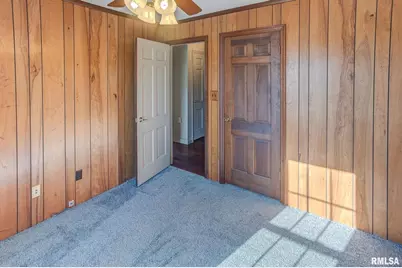 333 N Lakeview Drive, Salem, IL 62881 - Photo 29