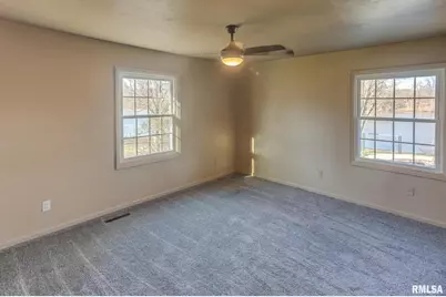 333 N Lakeview Drive, Salem, IL 62881 - Photo 35