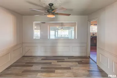 333 N Lakeview Drive, Salem, IL 62881 - Photo 7