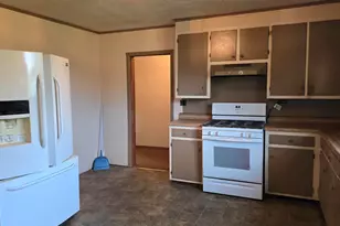 205 Shaw St, Harrisburg, IL 62946 - Photo 15