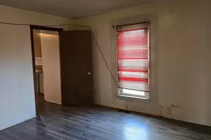 205 Shaw St, Harrisburg, IL 62946 - Photo 9