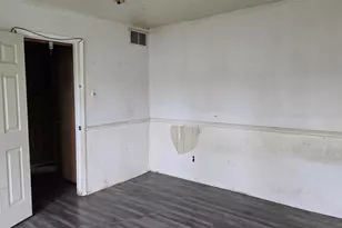 205 Shaw St, Harrisburg, IL 62946 - Photo 13