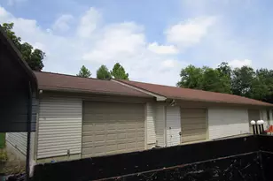 1253 County Rd 800 E, Carmi, IL 62821 - Photo 3