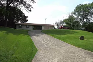 1253 County Rd 800 E, Carmi, IL 62821 - Photo 29