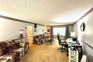 1 Estate Dr, Centralia, IL 62801 - Photo 5