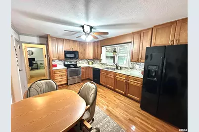 1 Estate Drive, Centralia, IL 62801 - Photo 9