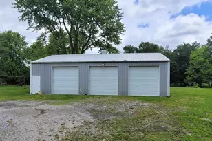 3614 S Hotze Rd, Salem, IL 62881 - Photo 3