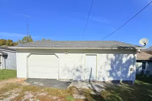 123 W College St, Harrisburg, IL 62946 - Photo 19