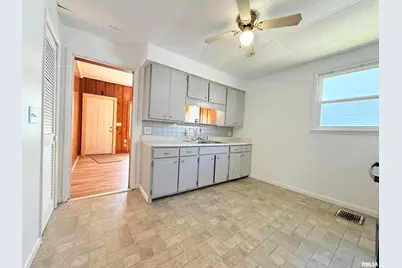 123 W College Street, Harrisburg, IL 62946 - Photo 7