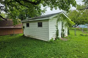 516 Frederick St, Herrin, IL 62948 - Photo 21