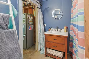 827 W Raymond St, Harrisburg, IL 62946 - Photo 5