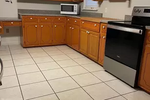 901 W Elm St, Carmi, IL 62821 - Photo 5