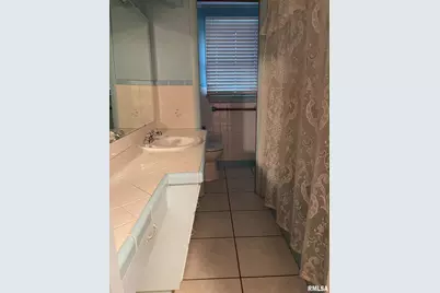 901 W Elm Street, Carmi, IL 62821 - Photo 15