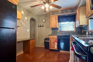 215 S Jackson St, Harrisburg, IL 62946 - Photo 5