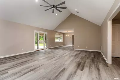 1605 S Eugene Lane, Marion, IL 62959 - Photo 17