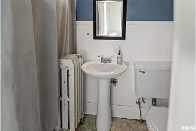 404 W Broadway Street, Centralia, IL 62801 - Photo 39