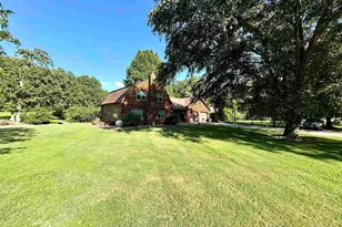 3638 Hotze Rd, Salem, IL 62881 - Photo 9