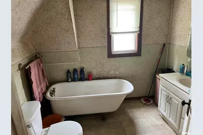 404 N Beech Street, Centralia, IL 62801 - Photo 11