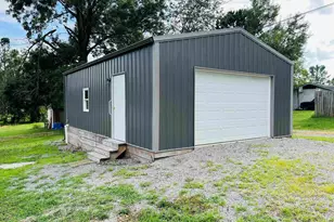 2417 1st St, Eldorado, IL 62930 - Photo 17