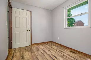 518 Roddy Rd, Salem, IL 62881 - Photo 17