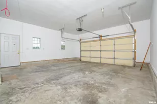 111 Hawthorn Estates Rd, Salem, IL 62881 - Photo 17