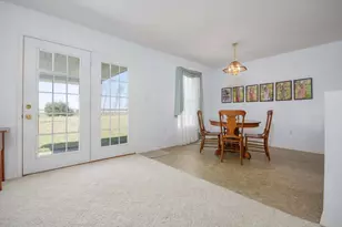 111 Hawthorn Estates Rd, Salem, IL 62881 - Photo 5