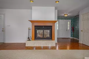 111 Hawthorn Estates Rd, Salem, IL 62881 - Photo 7