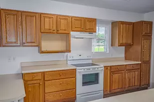 111 Hawthorn Estates Rd, Salem, IL 62881 - Photo 5