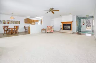 111 Hawthorn Estates Rd, Salem, IL 62881 - Photo 7