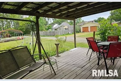 614 W College St Street, Harrisburg, IL 62946 - Photo 5