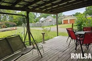 614 W College St St, Harrisburg, IL 62946 - Photo 5